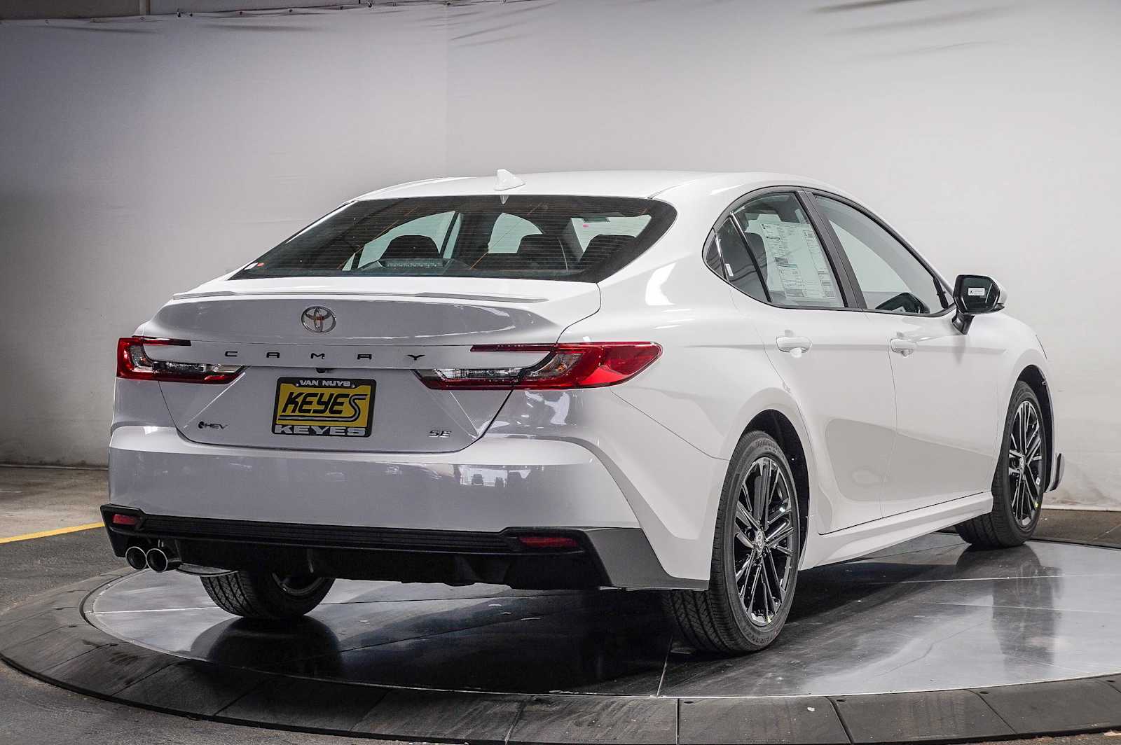 Thumbnail: 2025 Toyota Camry - 4