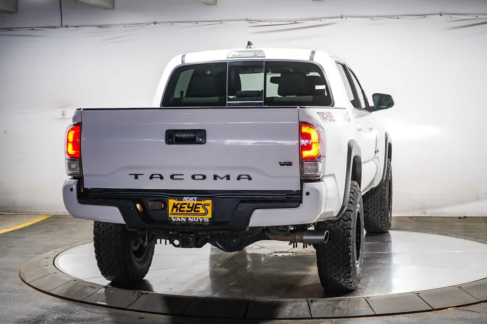 Thumbnail: 2020 Toyota Tacoma - 8