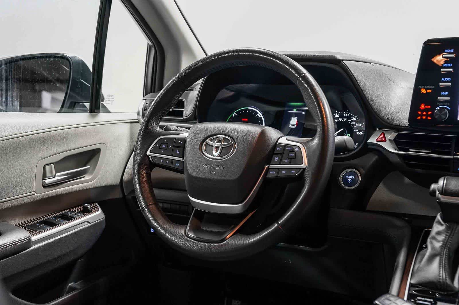 Thumbnail: 2024 Toyota Sienna - 16