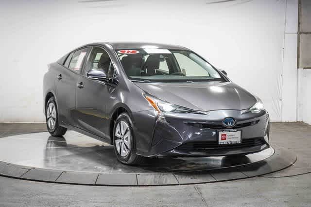 Thumbnail: 2017 Toyota Prius - 6