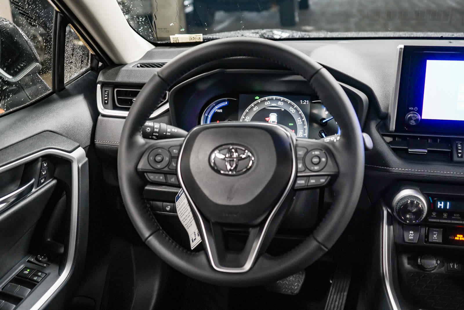 Thumbnail: 2025 Toyota RAV4 - 17