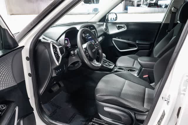 2023 Kia Soul LX 17