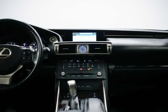 Thumbnail: 2016 Lexus IS - 13