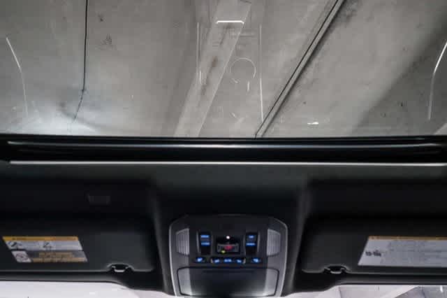 Thumbnail: 2021 Toyota Highlander - 17