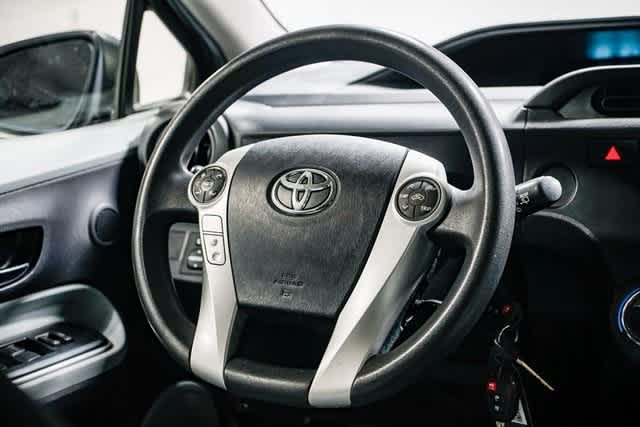 Thumbnail: 2014 Toyota Prius c - 14