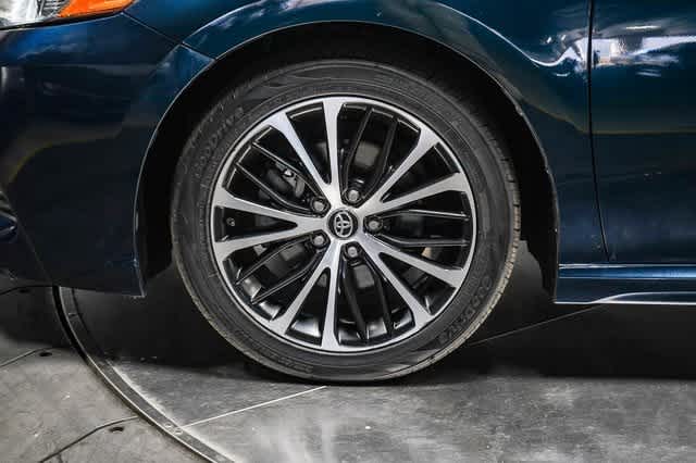 Thumbnail: 2018 Toyota Camry - 10