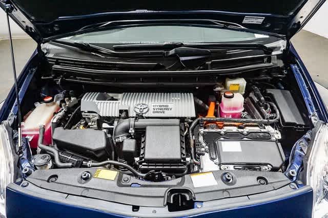 Thumbnail: 2015 Toyota Prius - 29