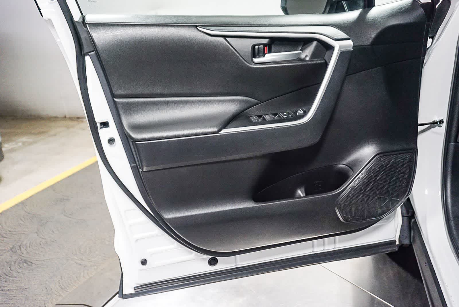 Thumbnail: 2025 Toyota RAV4 - 24