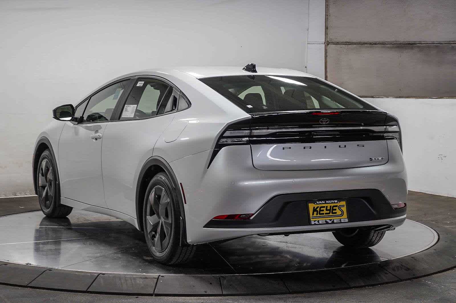 Thumbnail: 2026 Toyota Prius - 6