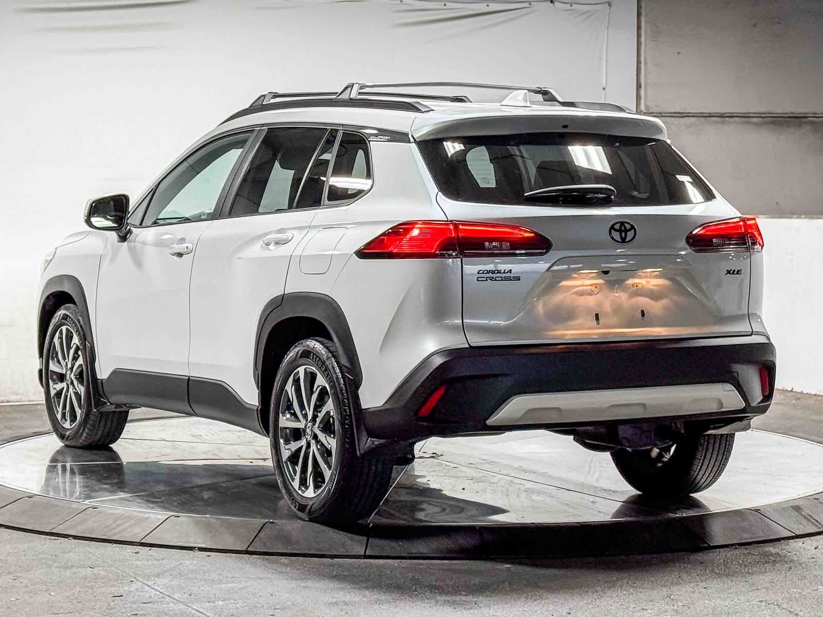 Thumbnail: 2023 Toyota Corolla Cross - 8