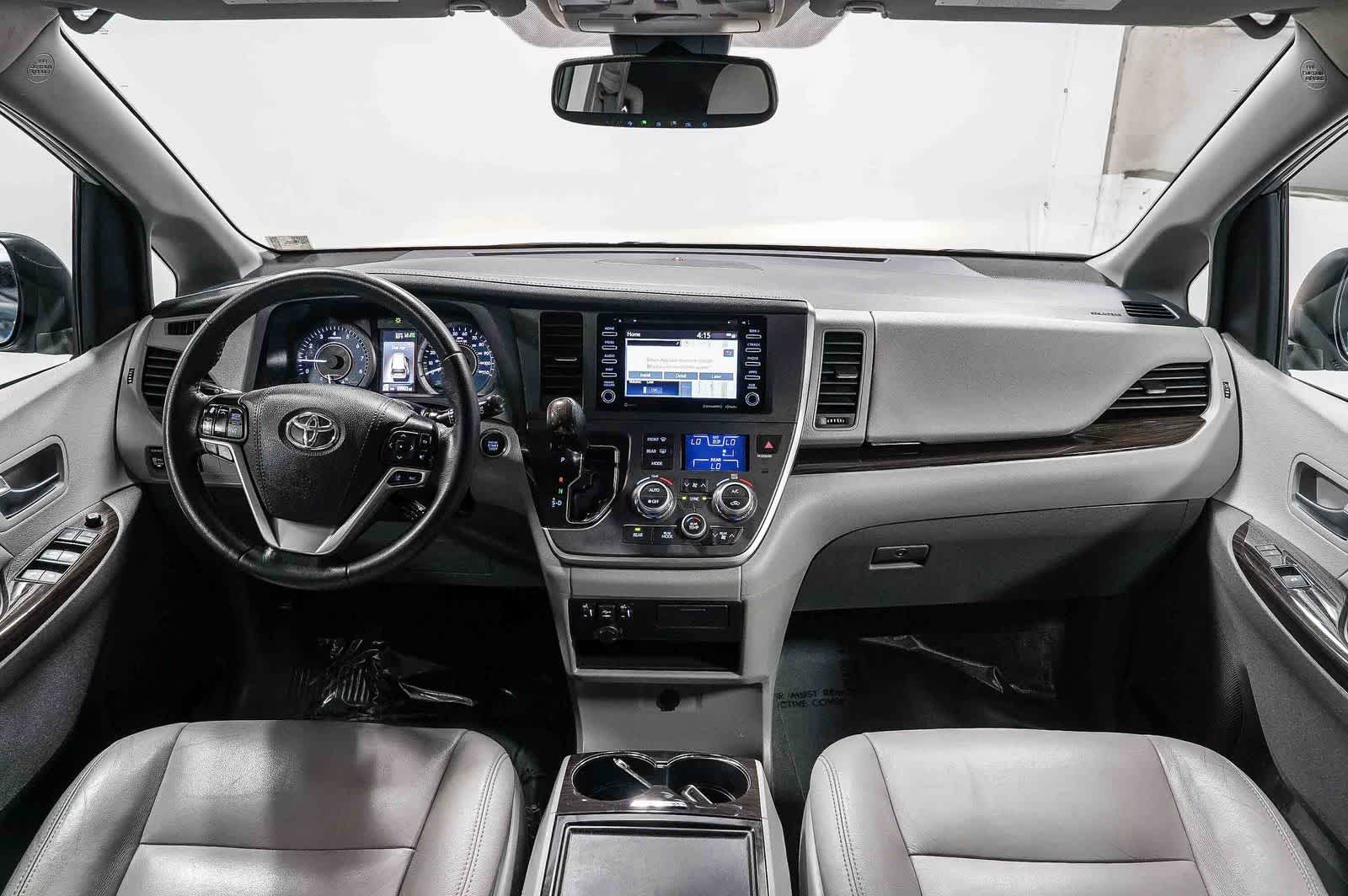Thumbnail: 2020 Toyota Sienna - 12