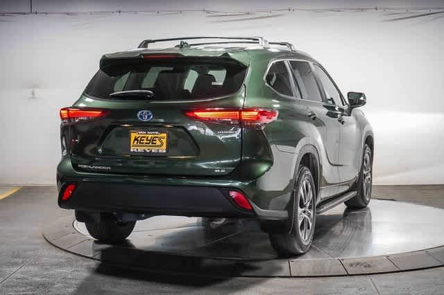 Thumbnail: 2023 Toyota Highlander - 5