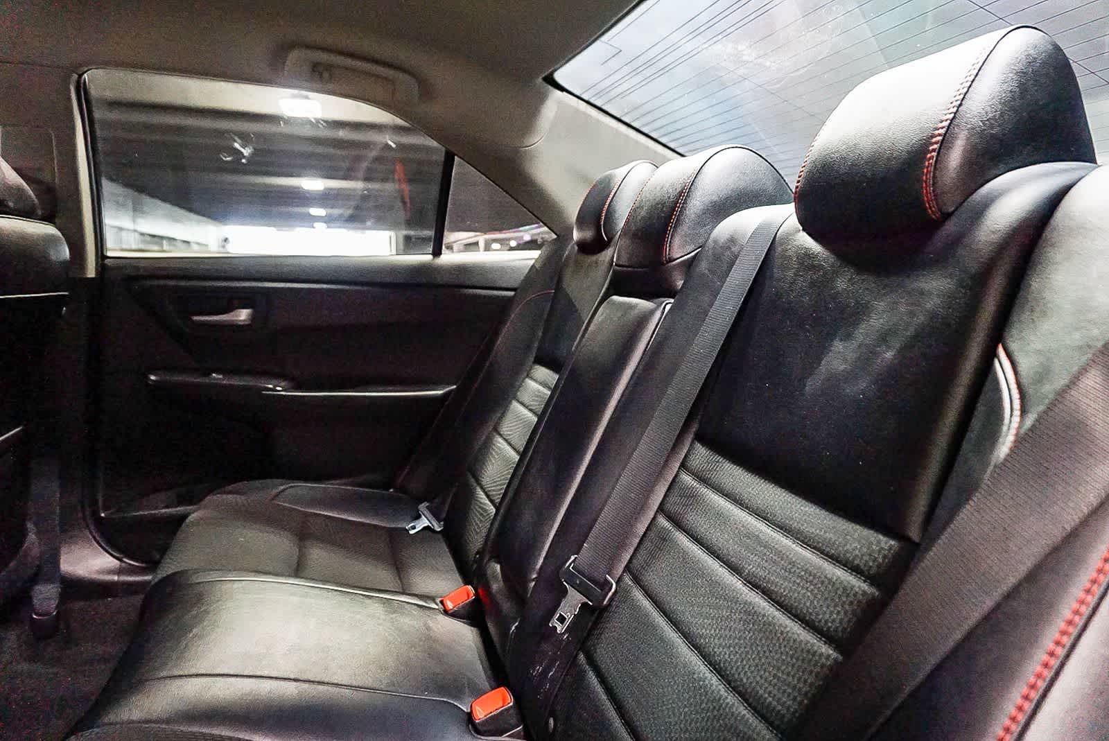 Thumbnail: 2016 Toyota Camry - 17