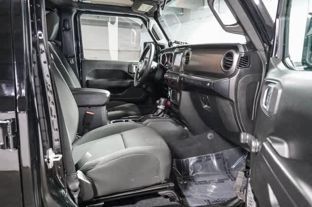 Thumbnail: 2019 Jeep Wrangler - 17