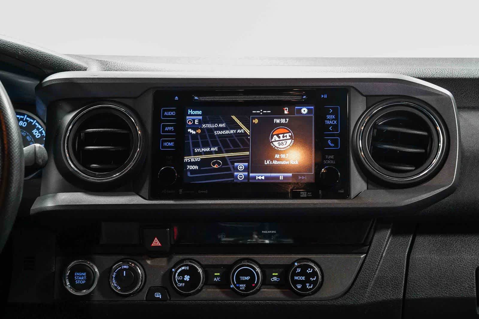 Thumbnail: 2018 Toyota Tacoma - 15