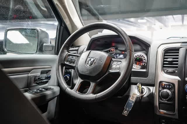 Thumbnail: 2020 RAM 1500 Classic - 11