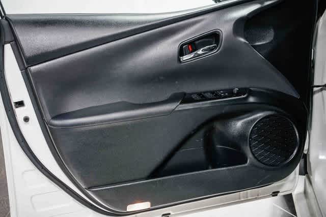 Thumbnail: 2019 Toyota Prius Prime - 18