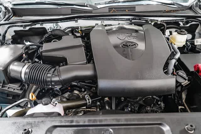 2022 Toyota Tacoma SR5 28