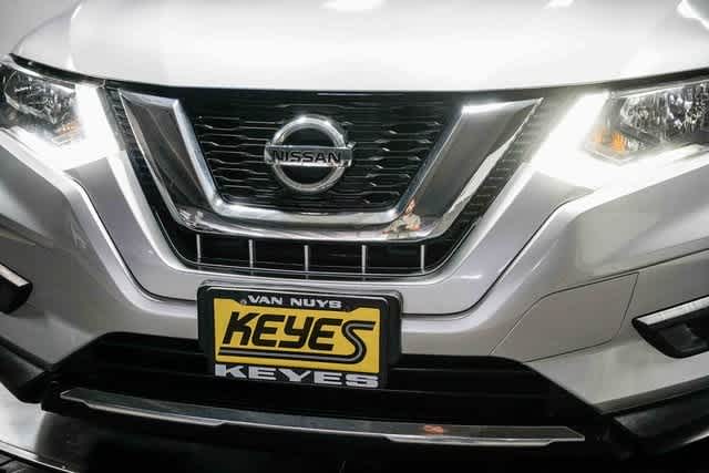 Thumbnail: 2017 Nissan Rogue - 8