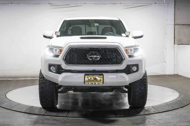 Thumbnail: 2018 Toyota Tacoma - 7