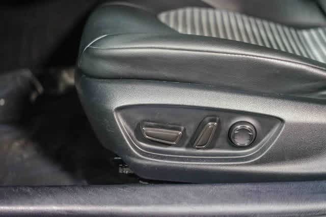 Thumbnail: 2023 Toyota Camry - 21