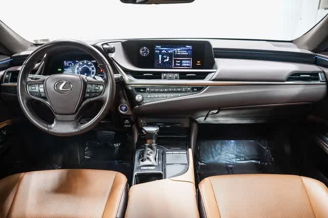 Thumbnail: 2021 Lexus ES - 12