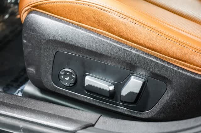 2023 BMW 3 Series 330e 23