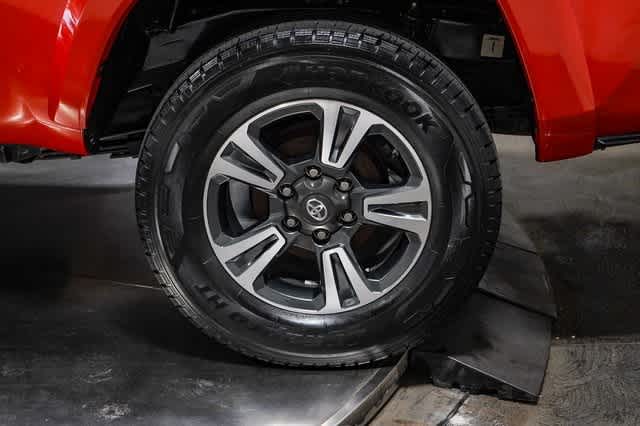 Thumbnail: 2018 Toyota Tacoma - 11