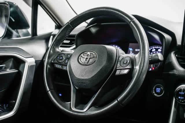 Thumbnail: 2022 Toyota RAV4 - 16