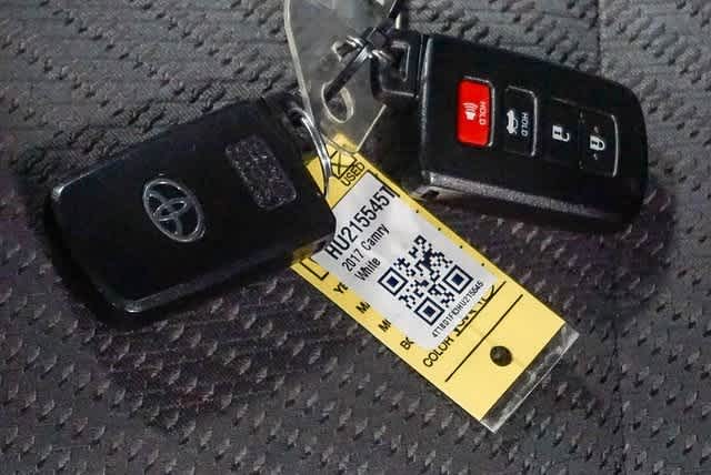 Thumbnail: 2017 Toyota Camry - 30