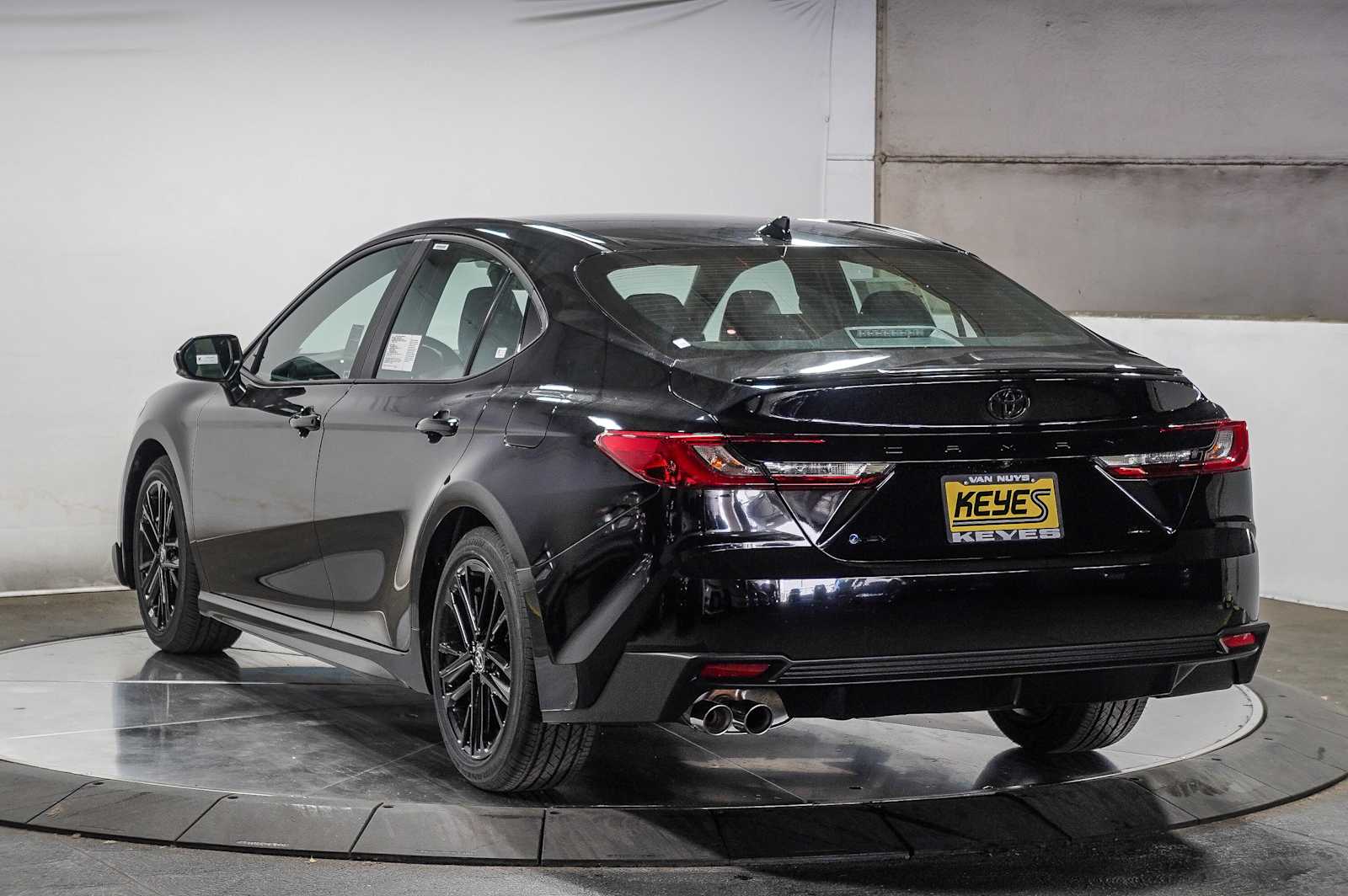 2025 Toyota Camry SE 6