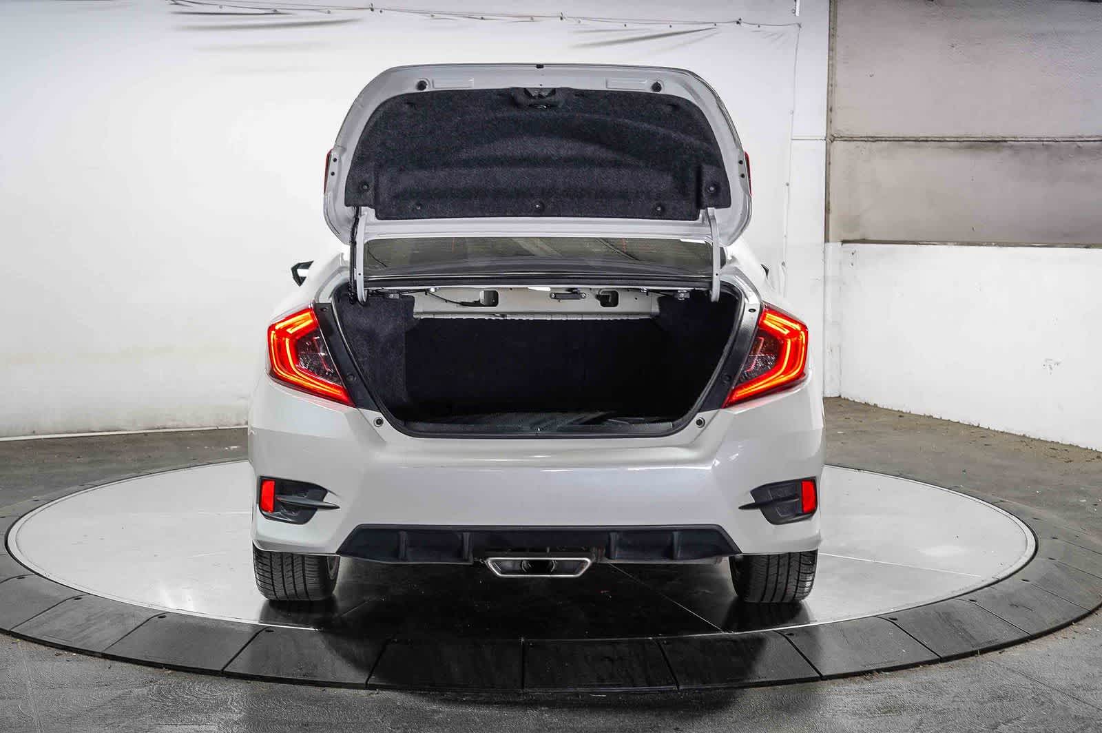Thumbnail: 2020 Honda Civic - 26