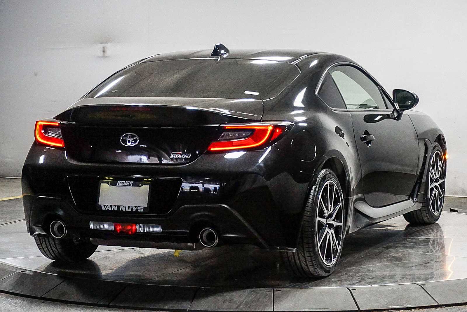 Thumbnail: 2023 Toyota GR86 - 6