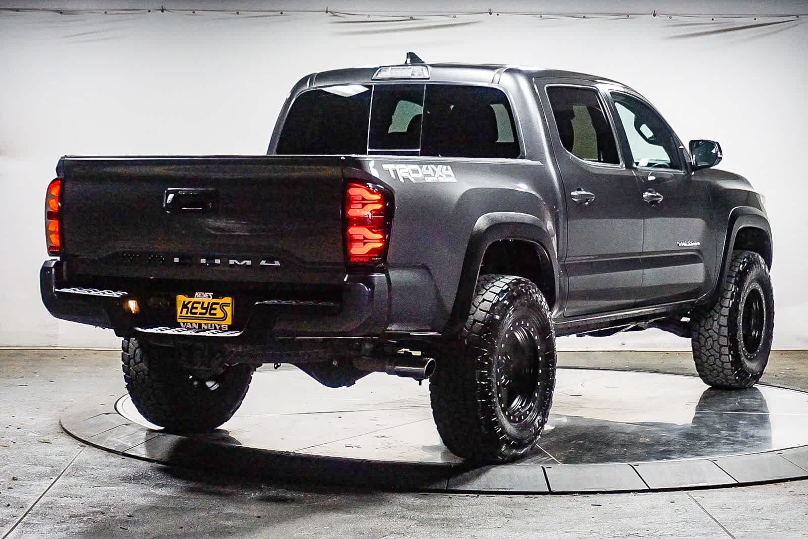 Thumbnail: 2019 Toyota Tacoma - 4