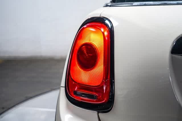 Thumbnail: 2015 MINI Cooper Hardtop - 11