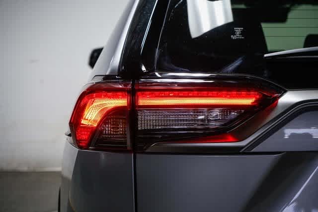 Thumbnail: 2022 Toyota RAV4 - 10