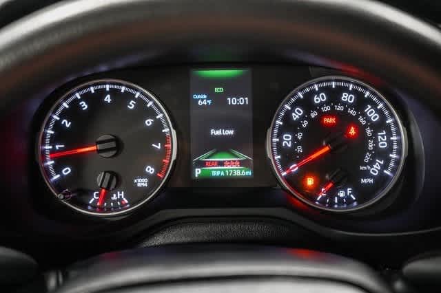 2022 Toyota RAV4 LE 24