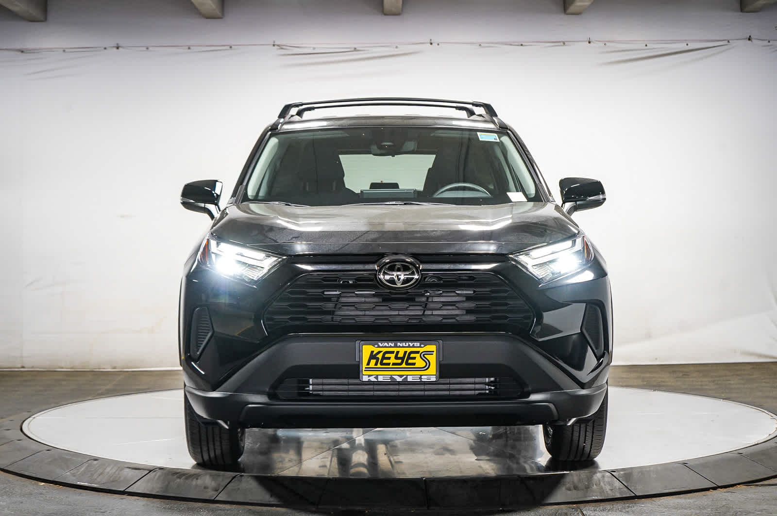 2025 Toyota RAV4 XLE 6