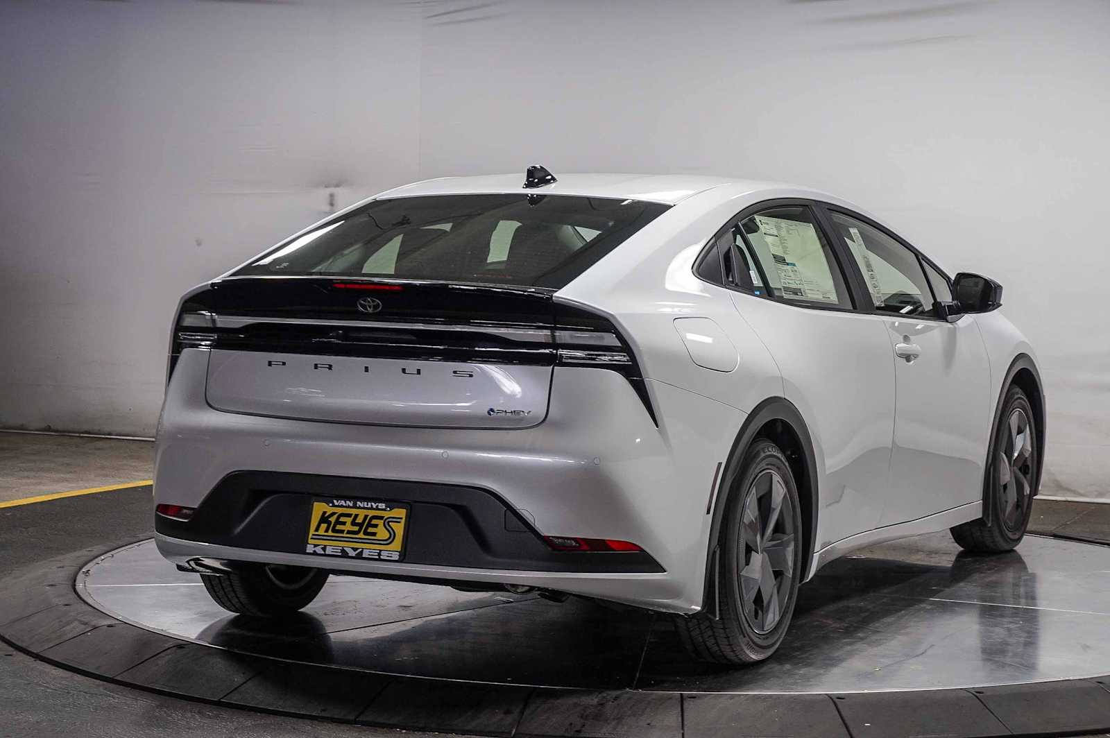 Thumbnail: 2026 Toyota Prius - 4