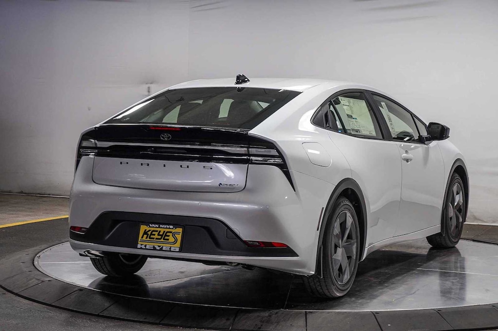 New 2026 Toyota Prius Plug-In Hybrid SE Sedan