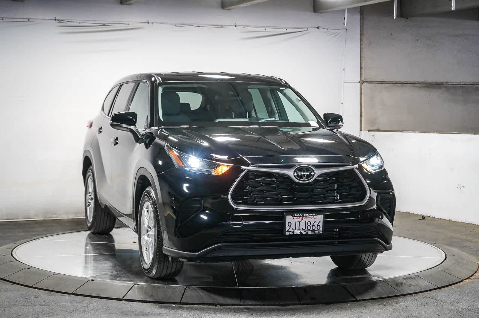 Thumbnail: 2023 Toyota Highlander - 2