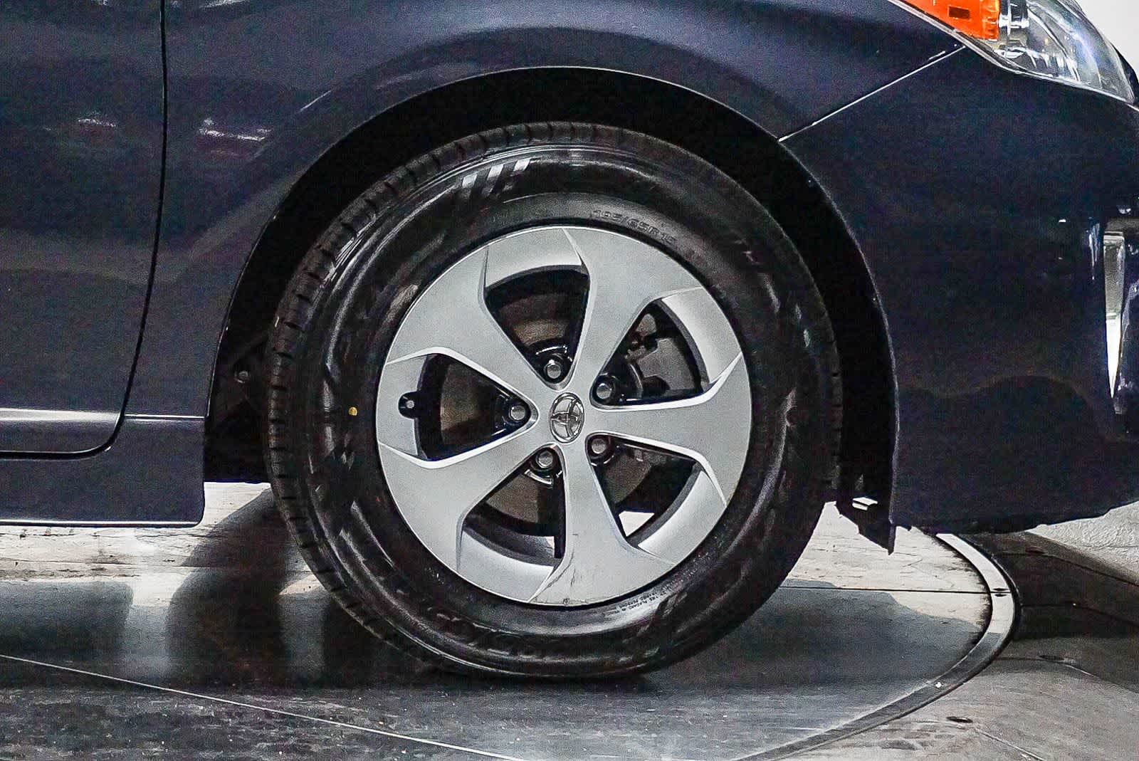 Thumbnail: 2013 Toyota Prius - 6