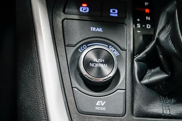 Thumbnail: 2021 Toyota RAV4 - 23