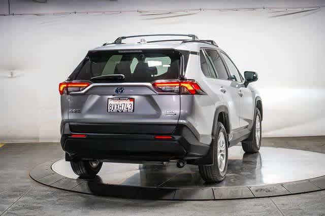 Thumbnail: 2021 Toyota RAV4 - 4