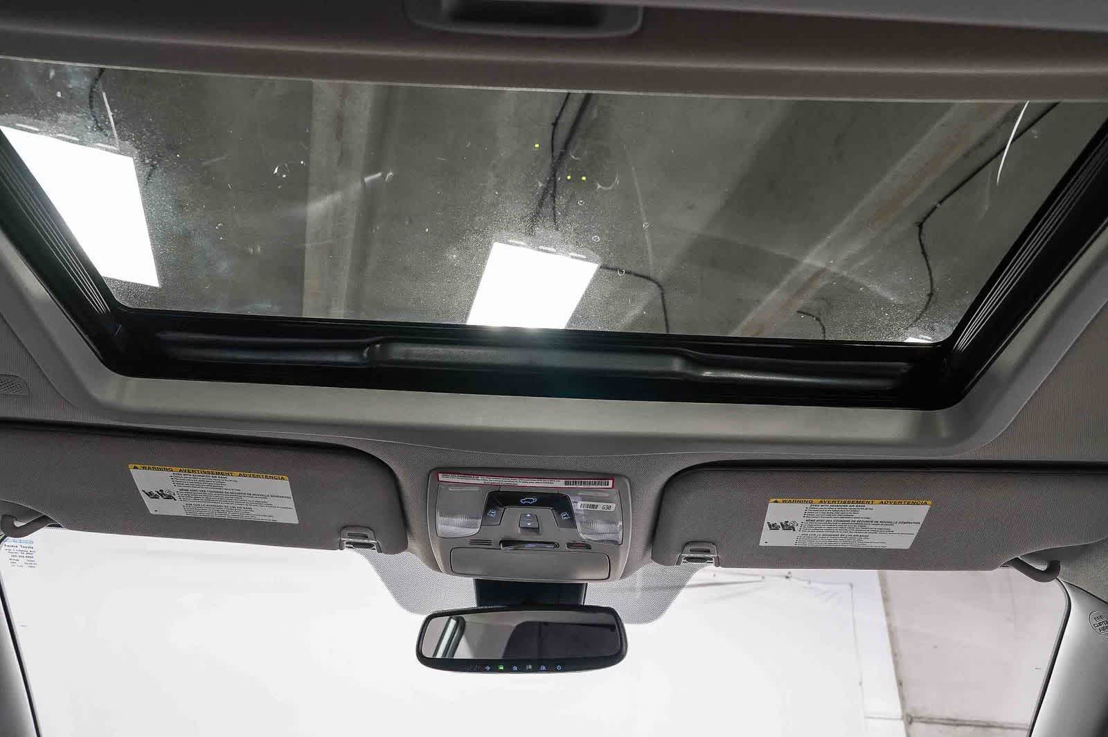 Thumbnail: 2020 Toyota Sienna - 16