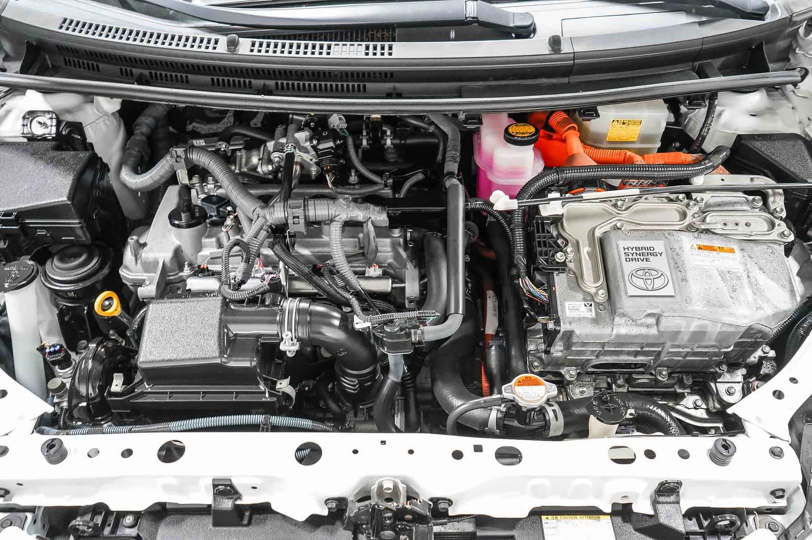 Thumbnail: 2016 Toyota Prius c - 28