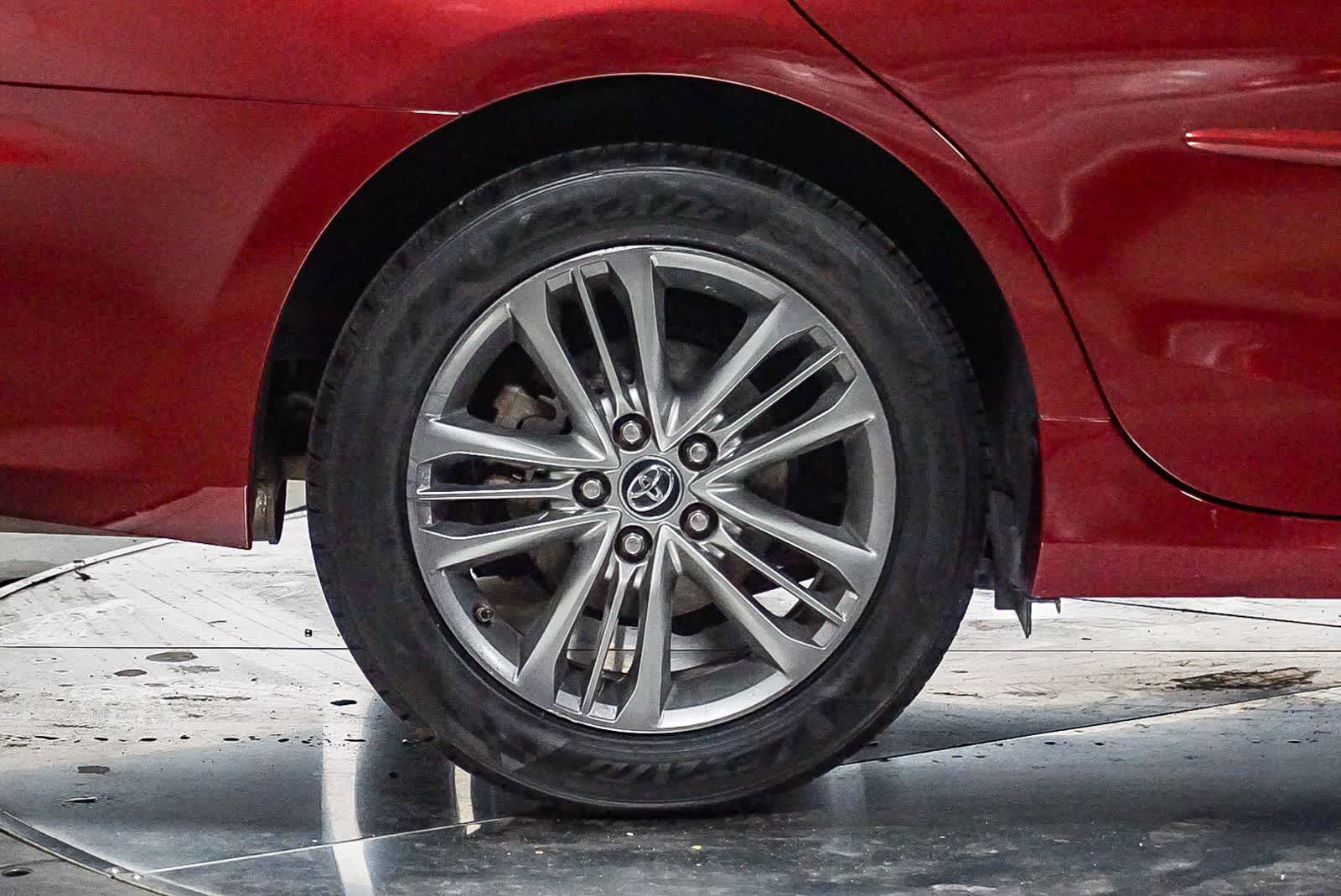 Thumbnail: 2016 Toyota Camry - 7