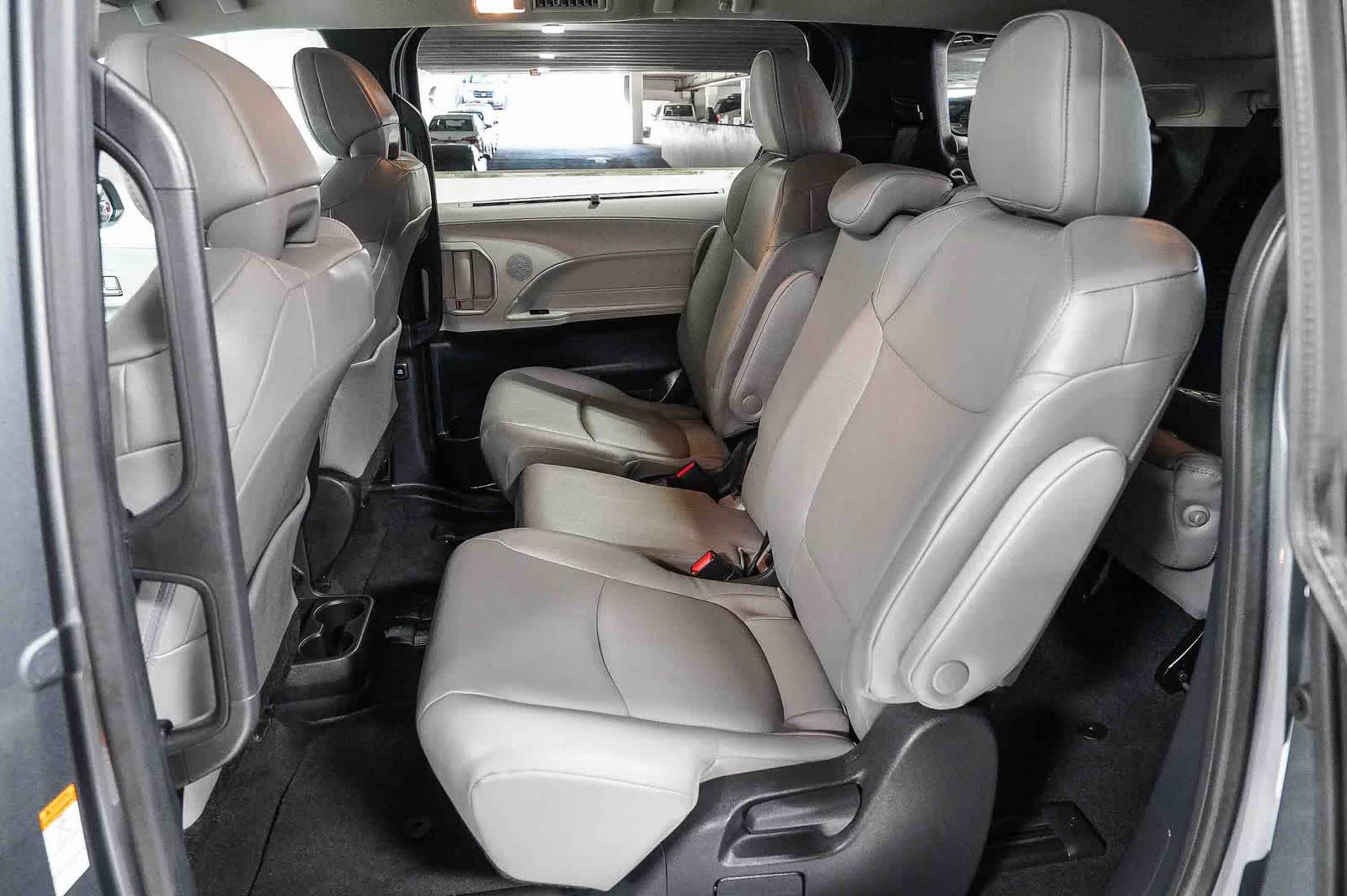 Thumbnail: 2026 Toyota Sienna - 19