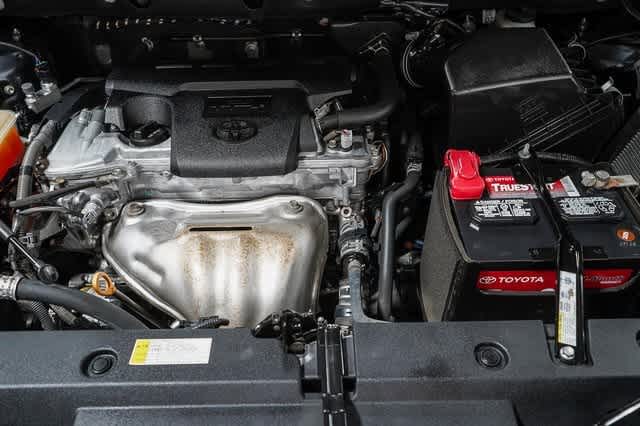 2018 Toyota RAV4 Adventure 28
