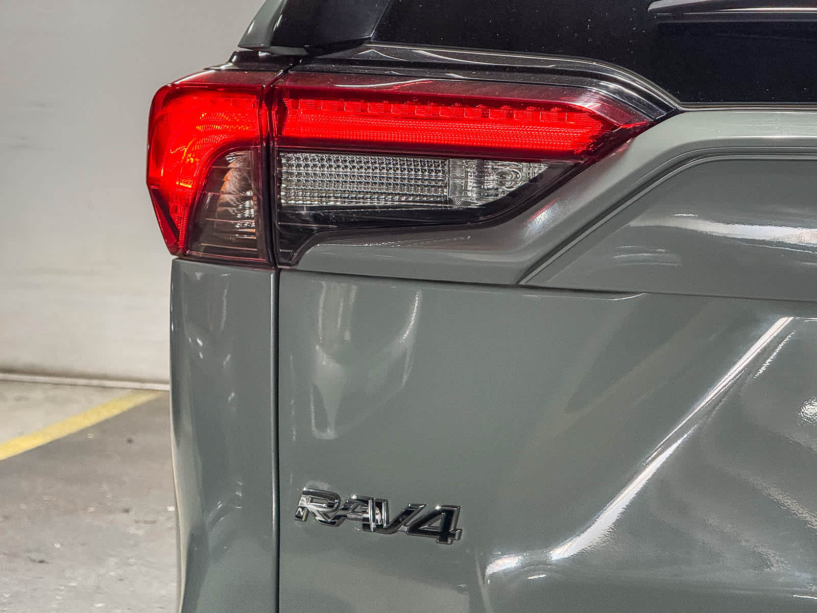 Thumbnail: 2020 Toyota RAV4 - 12